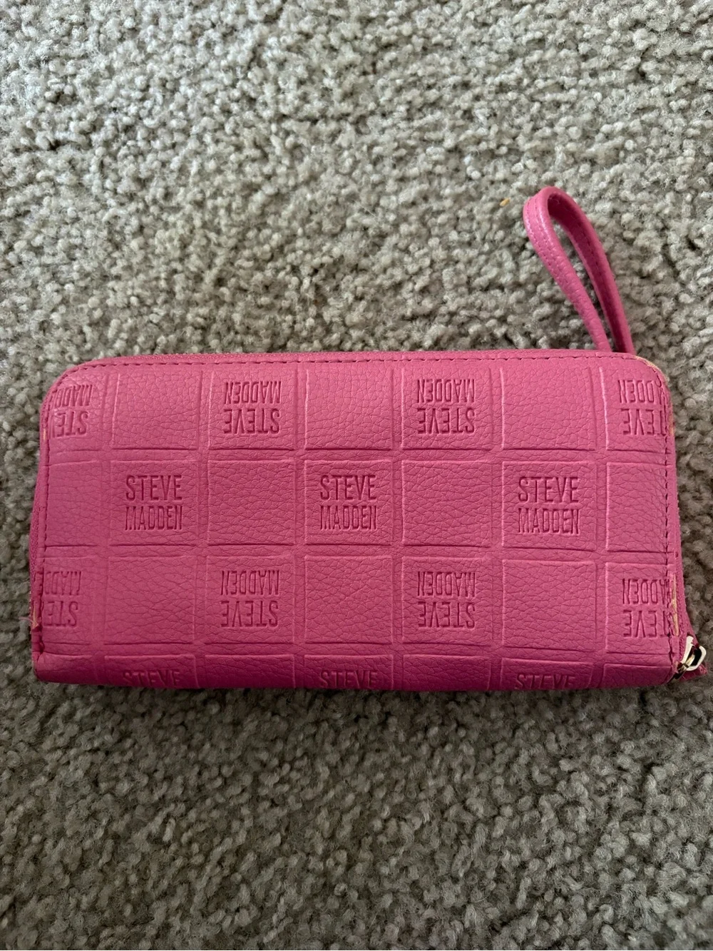 Steve Madden Rose Pink Zip-Around Wristlet Wallet 💕